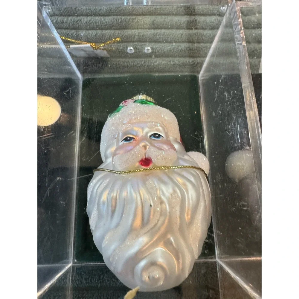 Unique Treasure Hand Crafted Glass Christmas Ornaments Set of 4‎